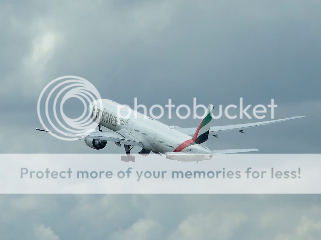 http://i339.photobucket.com/albums/n441/stu505/Emirates777-1.jpg