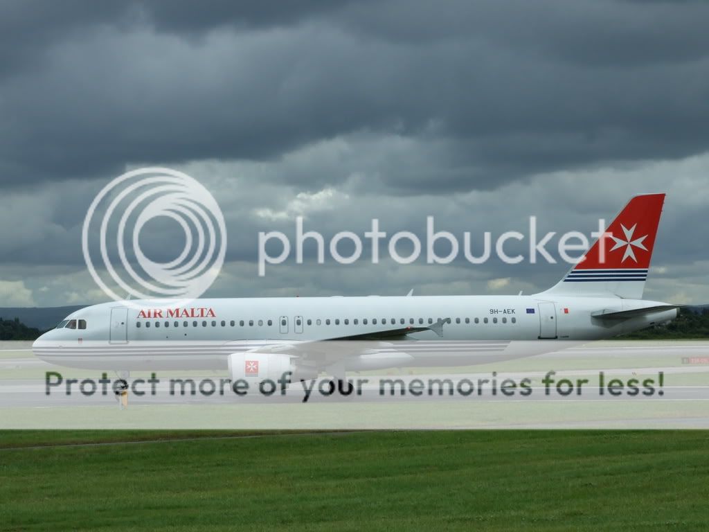 http://i339.photobucket.com/albums/n441/stu505/manchesterairport12-07-08045.jpg